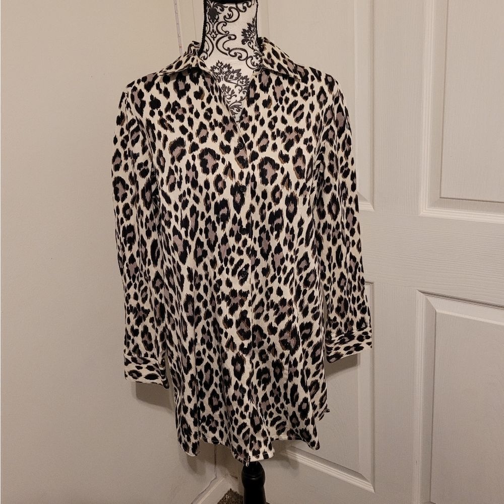 Chico's leopard print long sleeve shirt